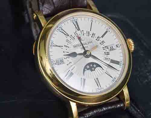 沛纳海手表表蒙划痕维修价格费用需要多少钱？
