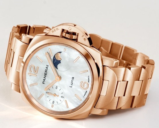 沛纳海手表进灰了处理方法